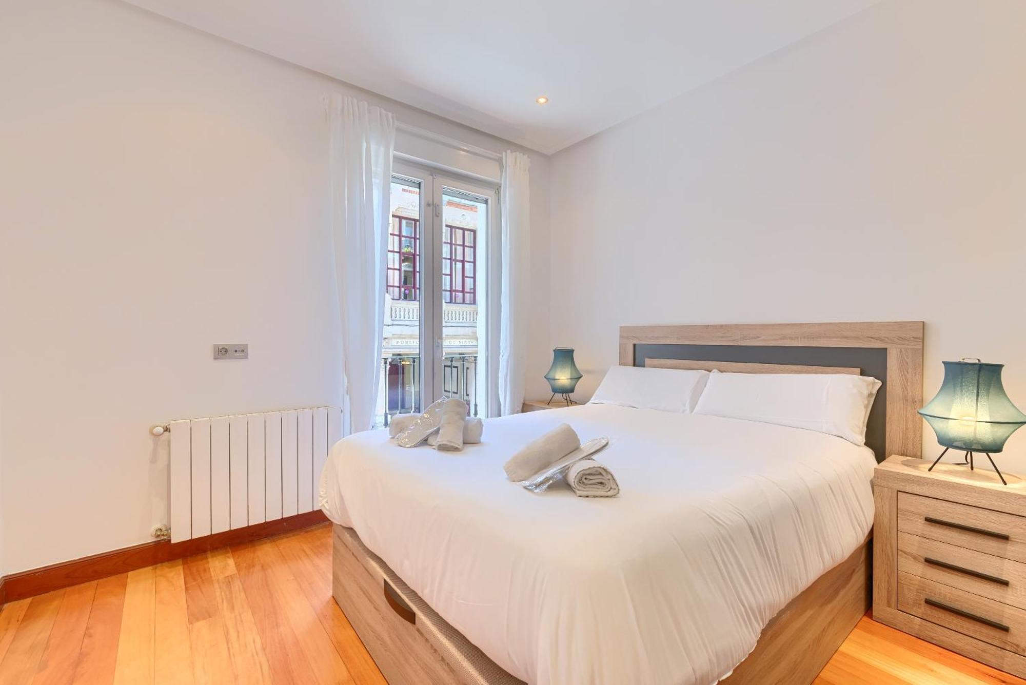 Appartamento Ayuntamiento Cerca Del Casco Viejo & Parking Bilbao Esterno foto